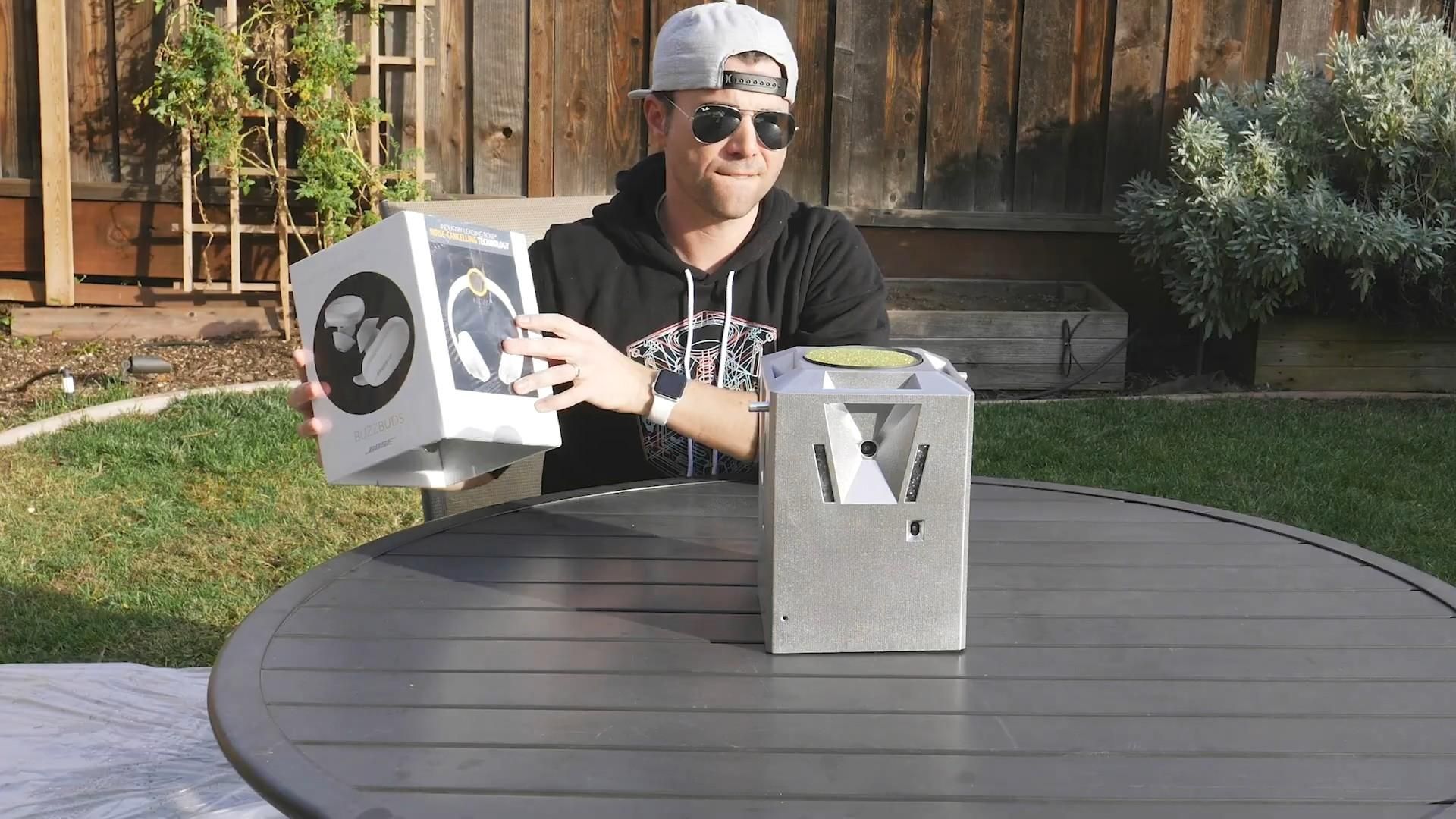 Бывший инженер NASA разыгрывает воров с помощью ловушек Бывший инженер NASA разыгрывает воров с помощью ловушек