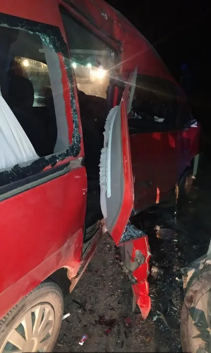 На Львівщині трапилась нищівна ДТП на зустрічній смузі: фото автотрощі На Львівщині трапилась нищівна ДТП на зустрічній смузі: фото автотрощі