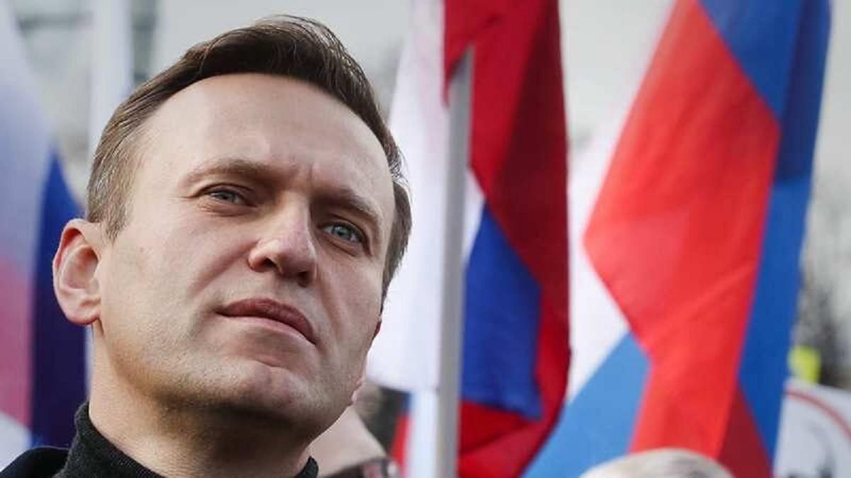 Навальний говорив з можливим учасником замаху на нього: відео