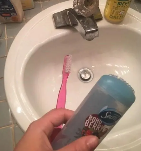 Уважно чистіть зуби / Фото juliab4d5c058ec Buzzfeed