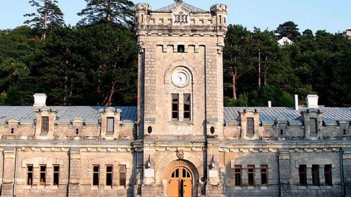 Завод Массандра в Крыму: другу Путина выплатят компенсацию Завод Массандра в Крыму: другу Путина выплатят компенсацию