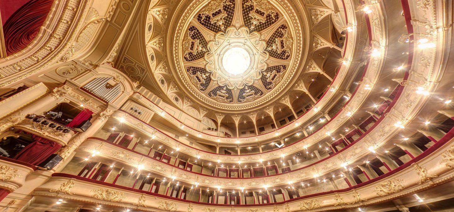 В Национальном театре Франко готовят премьеру спектакля "Сирано де Бержерак" В Национальном театре Франко готовят премьеру спектакля "Сирано де Бержерак"