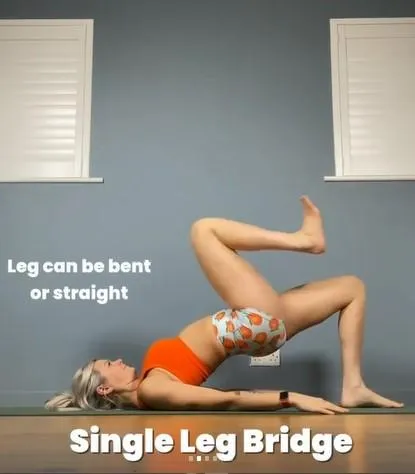 Стартова позиція вправи №1 / Фото Livinleggings Стартова позиція вправи №1 / Фото Livinleggings