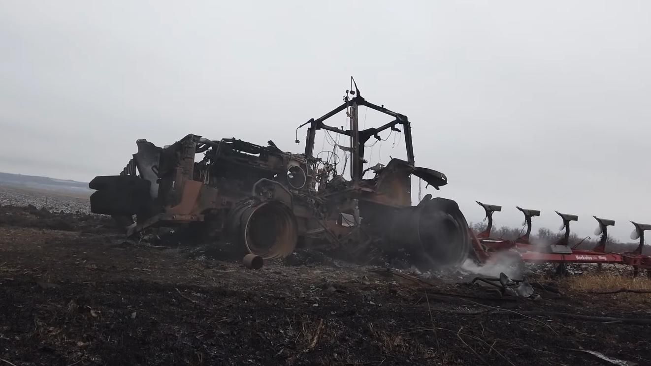 Боевики обстреляли трактор под Авдеевкой 20 декабря 2020: опубликовали кадры с места