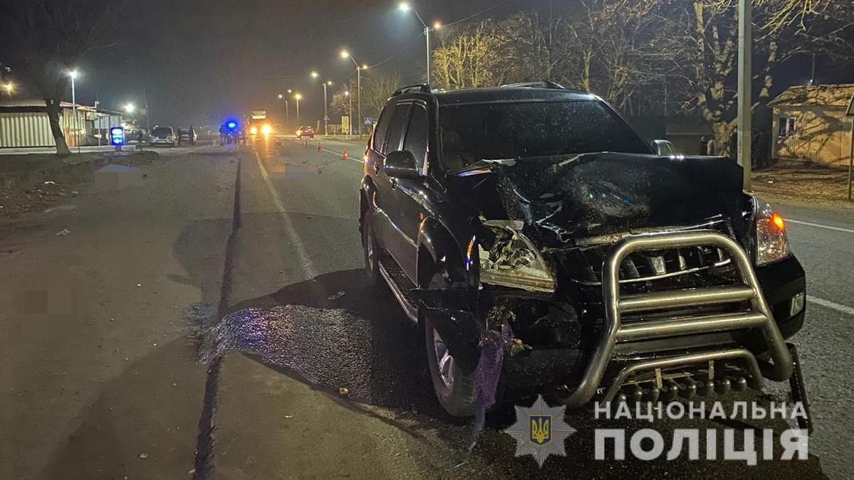 На Одещині Toyota Prado на смерть  збив двох пішоходів