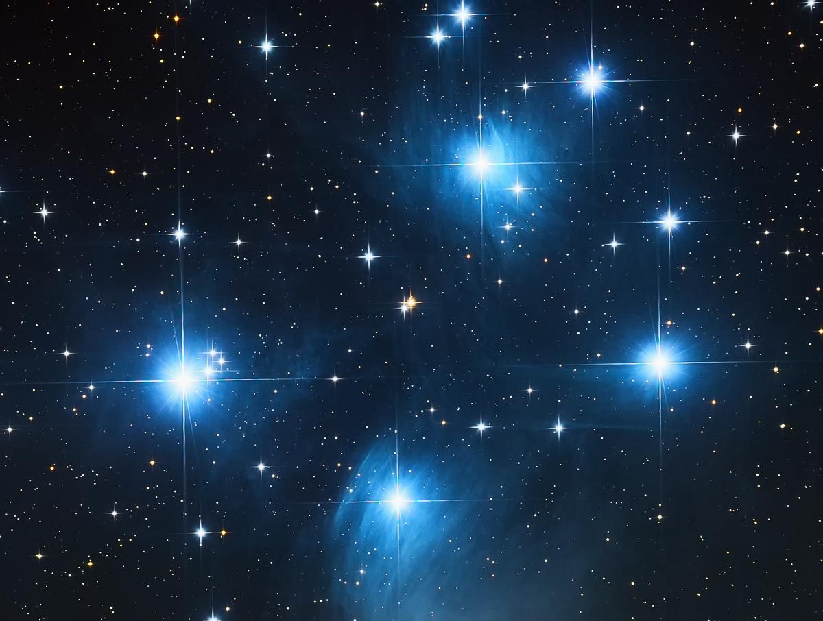 Ученые раскрыли загадку исчезновения седьмой звезды из созвездия Плеяд Ученые раскрыли загадку исчезновения седьмой звезды из созвездия Плеяд