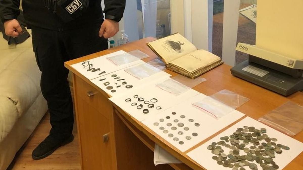 Из Украины пытались вывезти прижизненное издание Кобзаря Из Украины пытались вывезти прижизненное издание Кобзаря