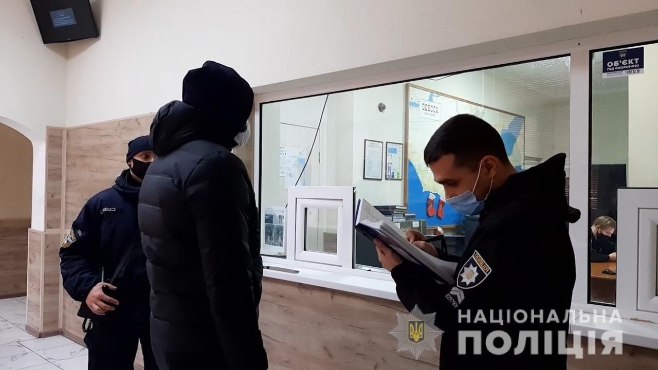 Спецпризначенці захопили чоловіка, який стріляв по копах в Одесі