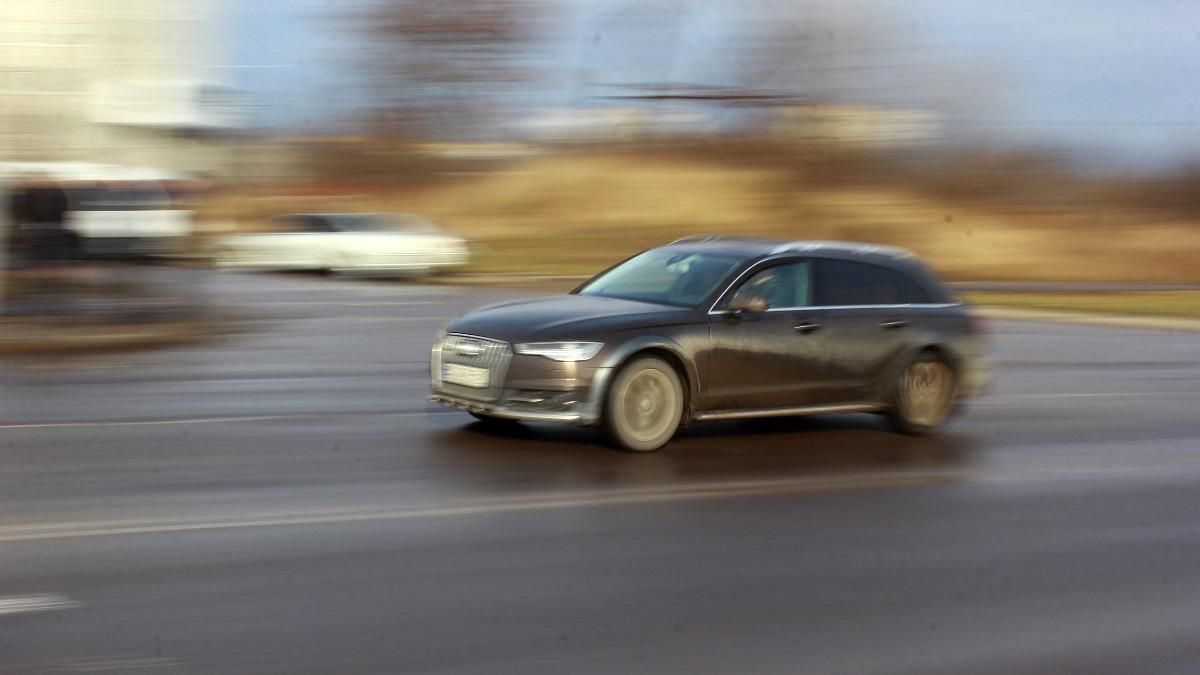 Негода в Україні спричинила понад тисячу ДТП за день Негода в Україні спричинила понад тисячу ДТП за день