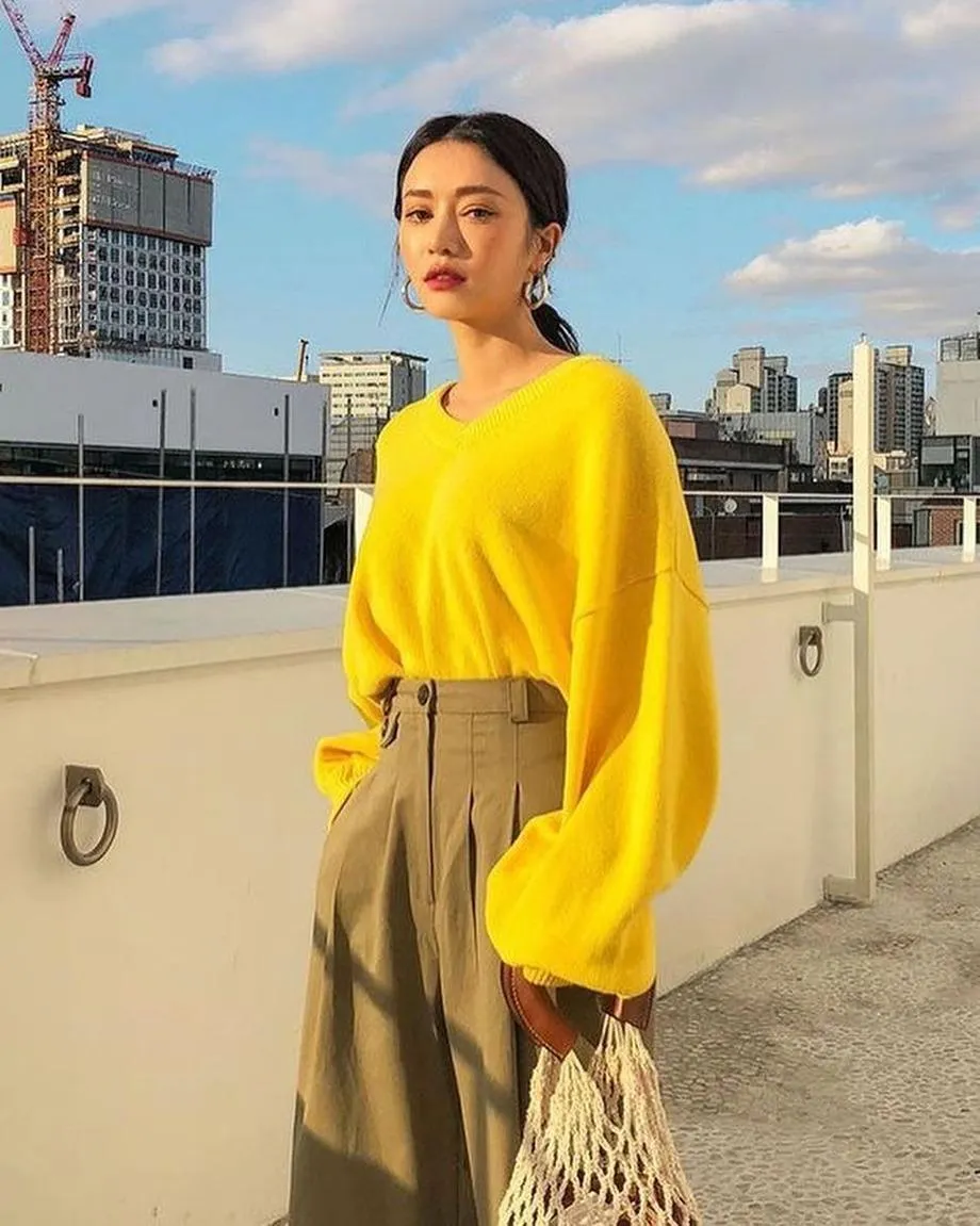 У 2021 році модними будуть жовті светри У 2021 році модними будуть жовті светри