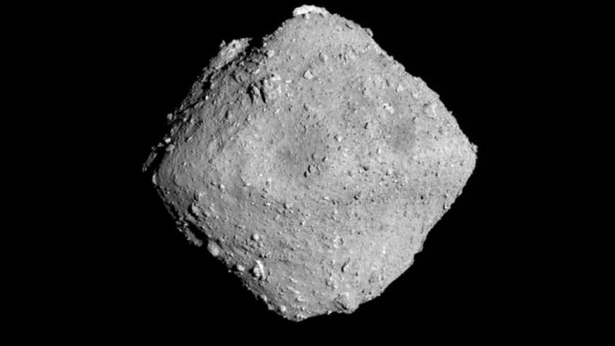 Образцы астероида Рюгу показали на фото