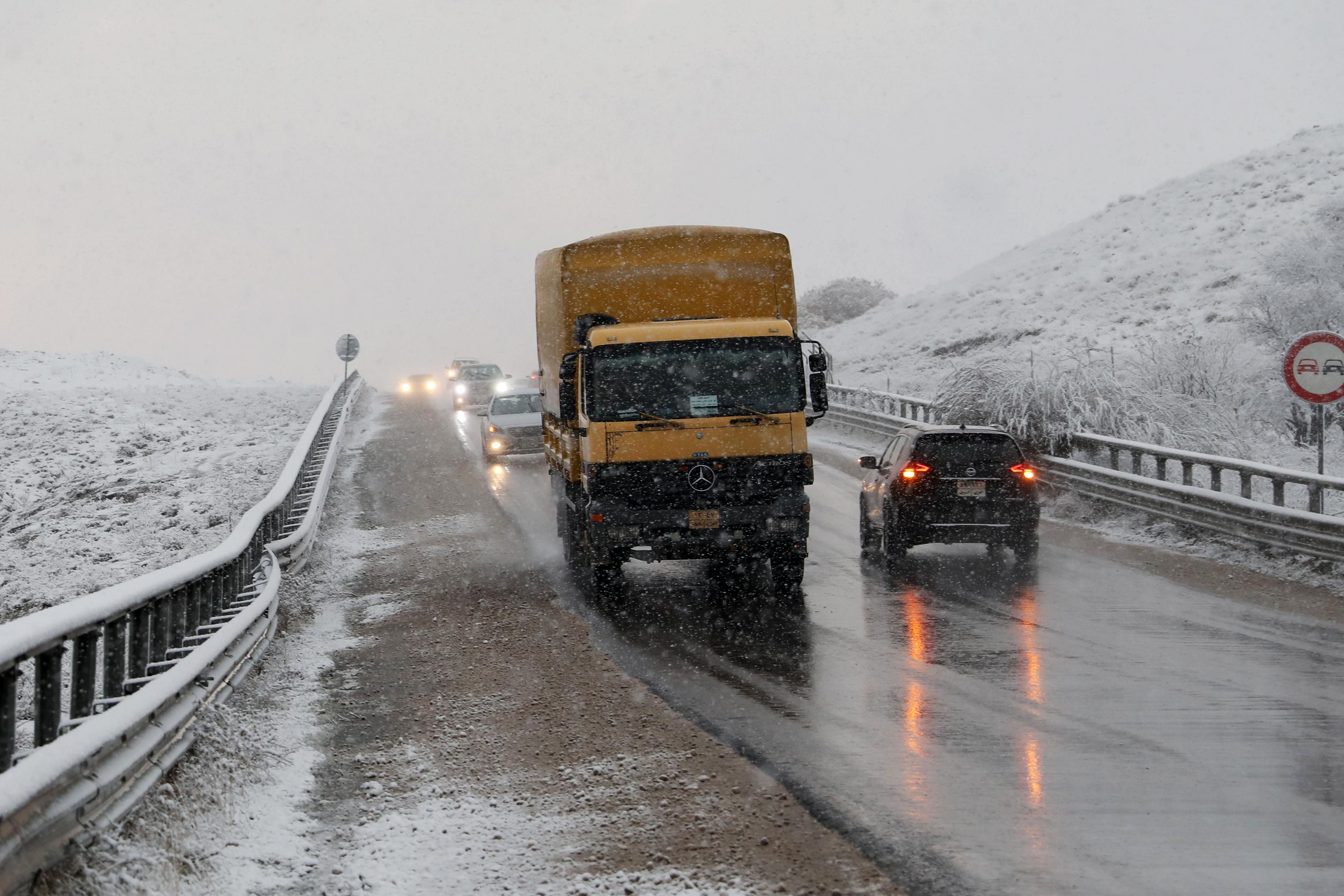 Різдвяна негода: рятувальники попереджують українців про небезпеку Різдвяна негода: рятувальники попереджують українців про небезпеку