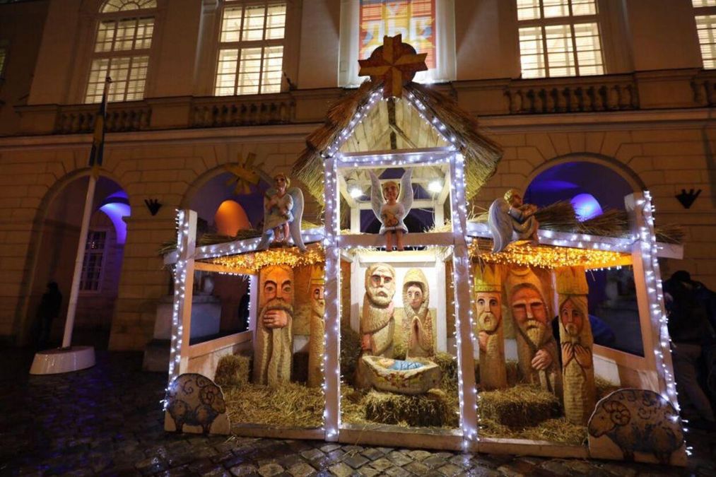 В центре Львова открыли интерактивную рождественскую шопку: фото В центре Львова открыли интерактивную рождественскую шопку: фото