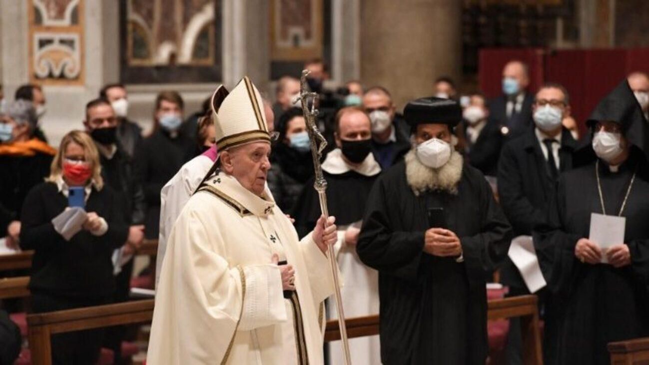 Папа Римський провів різдвяну месу в умовах пандемії: відео Папа Римський провів різдвяну месу в умовах пандемії: відео