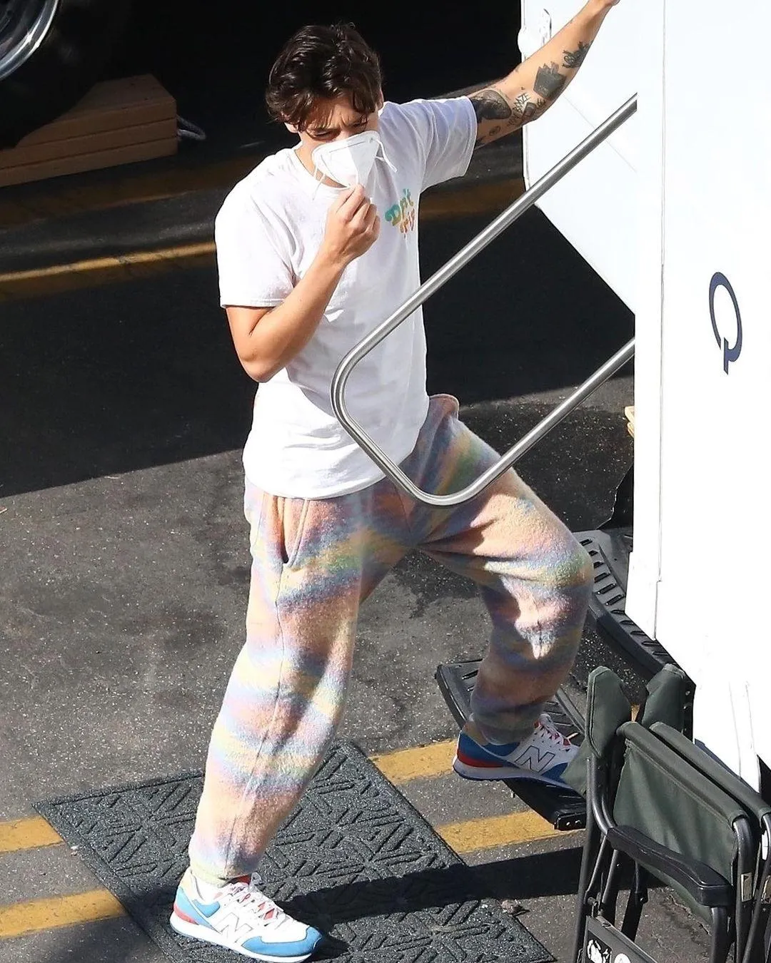 Гаррі Стайлз на знімальному майданчику Гаррі Стайлз на знімальному майданчику