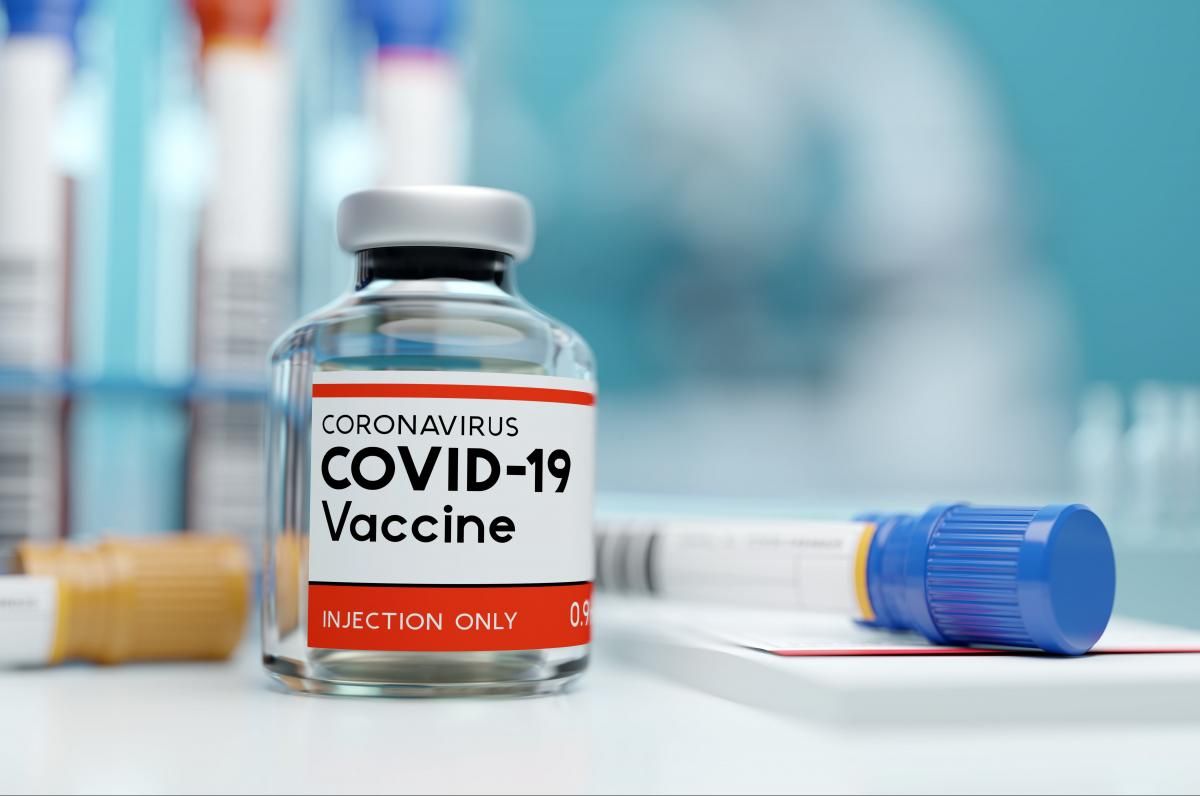 Україна може отримати вакцину від COVID-19 поза чергою, але є умова