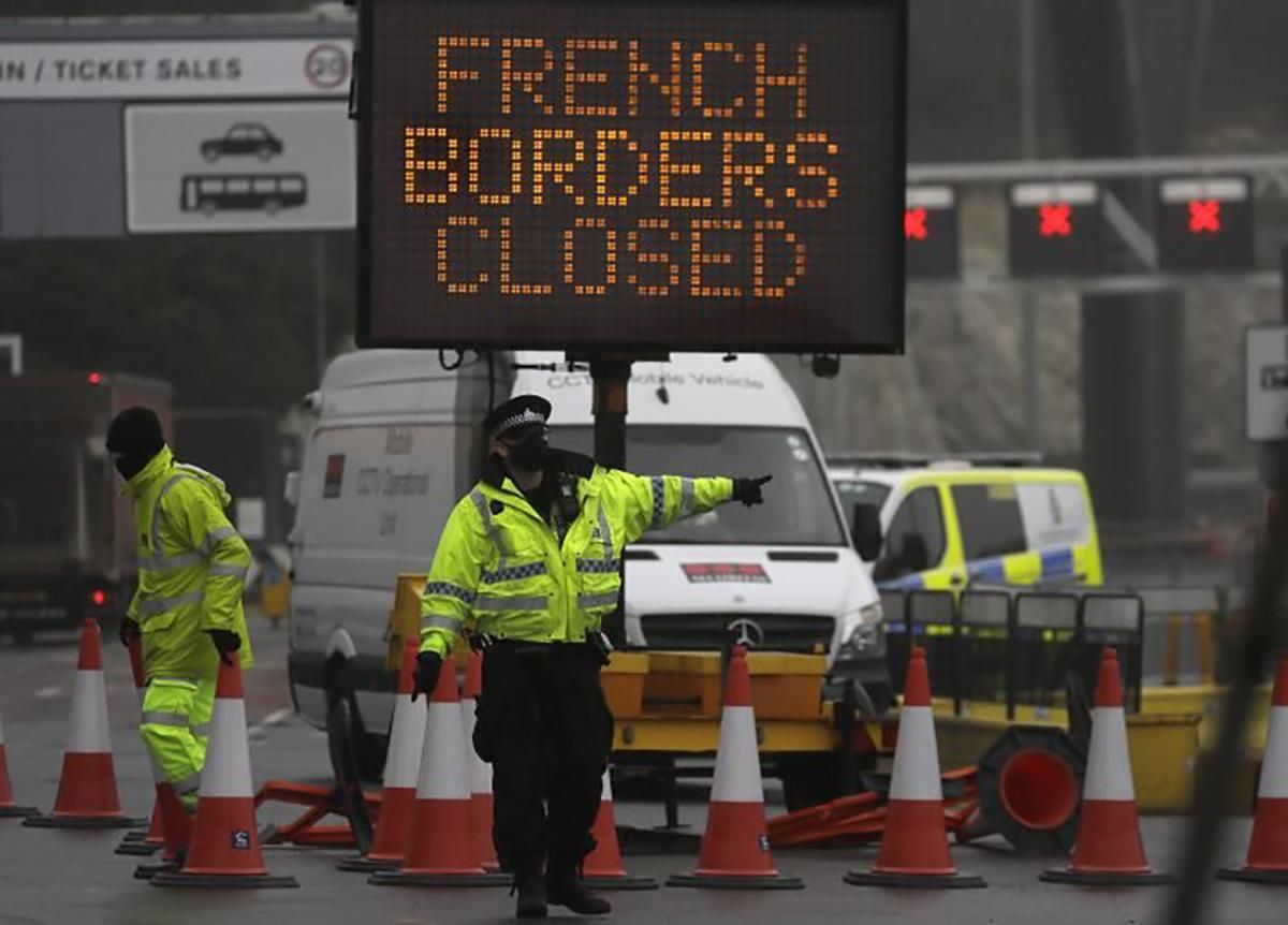 В Великобритании застряли тысячи водителей из-за закрытия границы