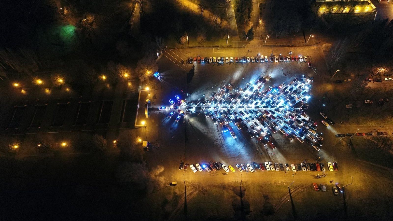 Автоелка в Харькове 25 декабря 2020: впечатляющие фото и видео