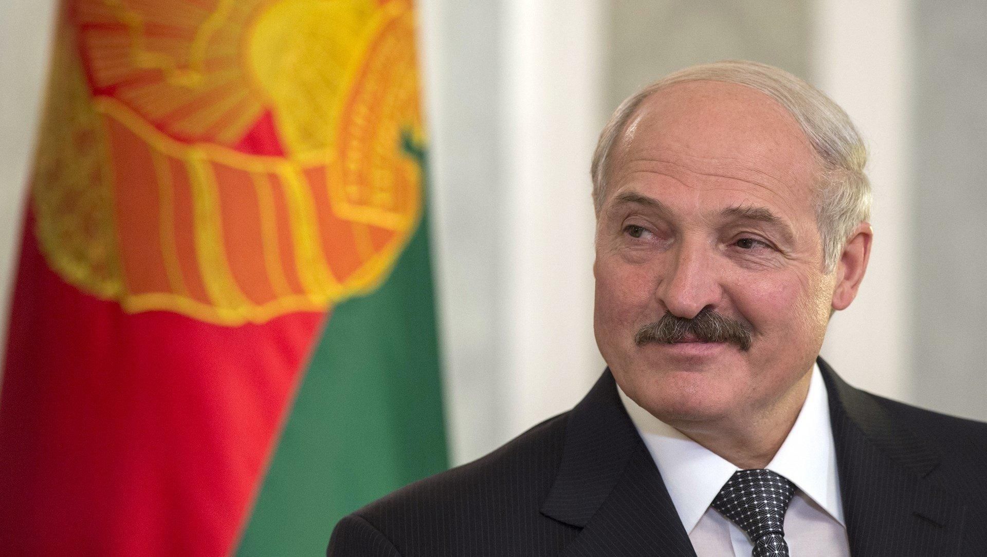 Лукашенко назвался скептиком: не будет вакцинироваться против COVID-19