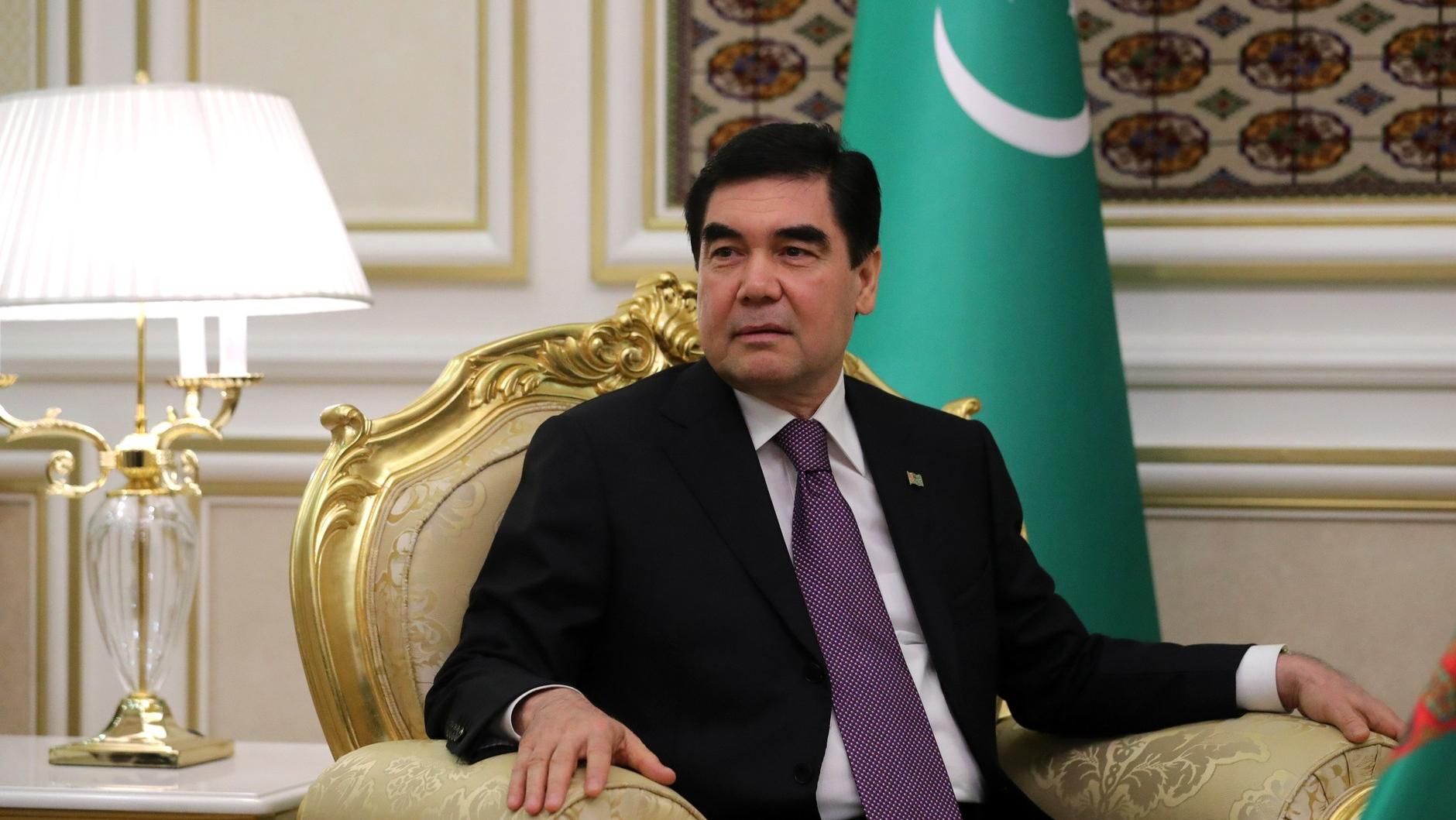 Лидер Туркменистана предложил лечить COVID-19 корнем солодки