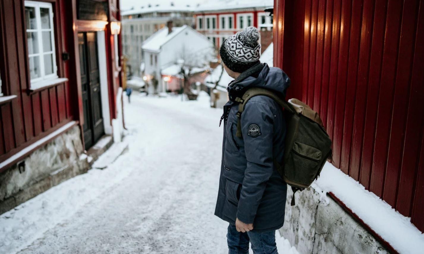 В США мужчина огнеметом убирал снег во дворе: видео В США мужчина огнеметом убирал снег во дворе: видео