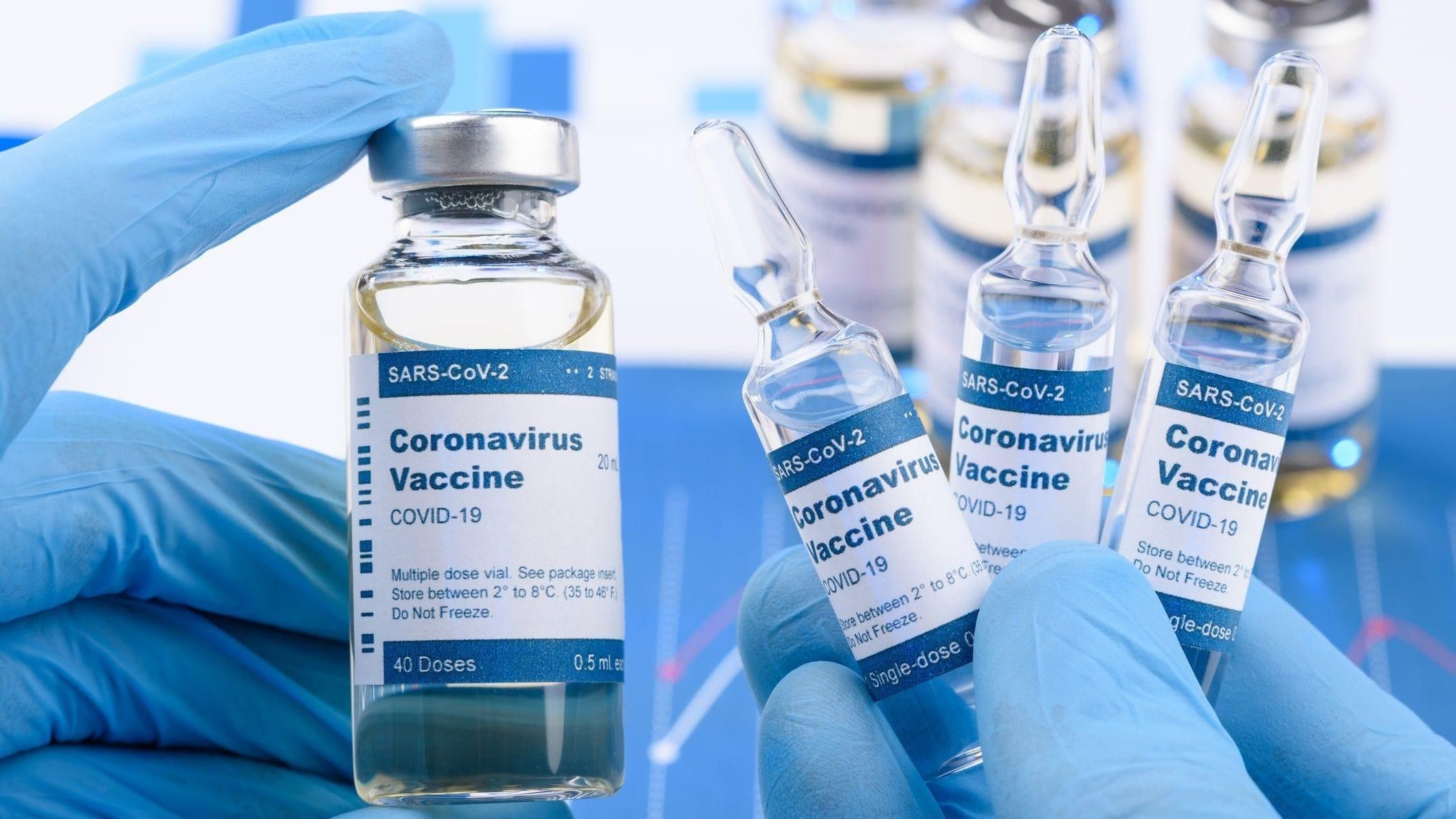 Лидеры Словакии и Греции сделали прививки от COVID-19