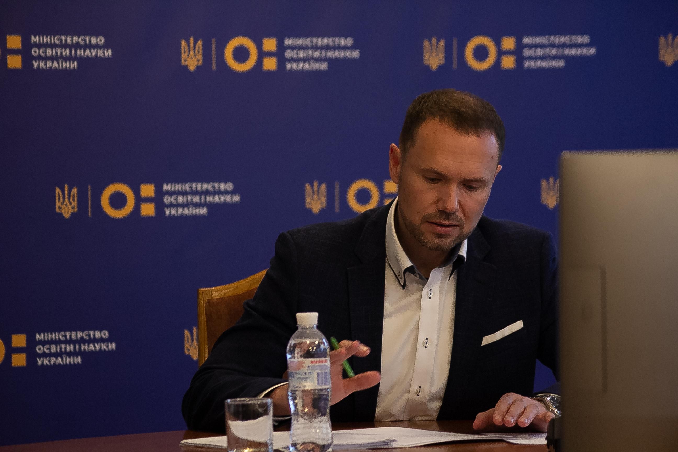 Чому Шкарлет почав розмову про навчання у школі з 5 років Чому Шкарлет почав розмову про навчання у школі з 5 років