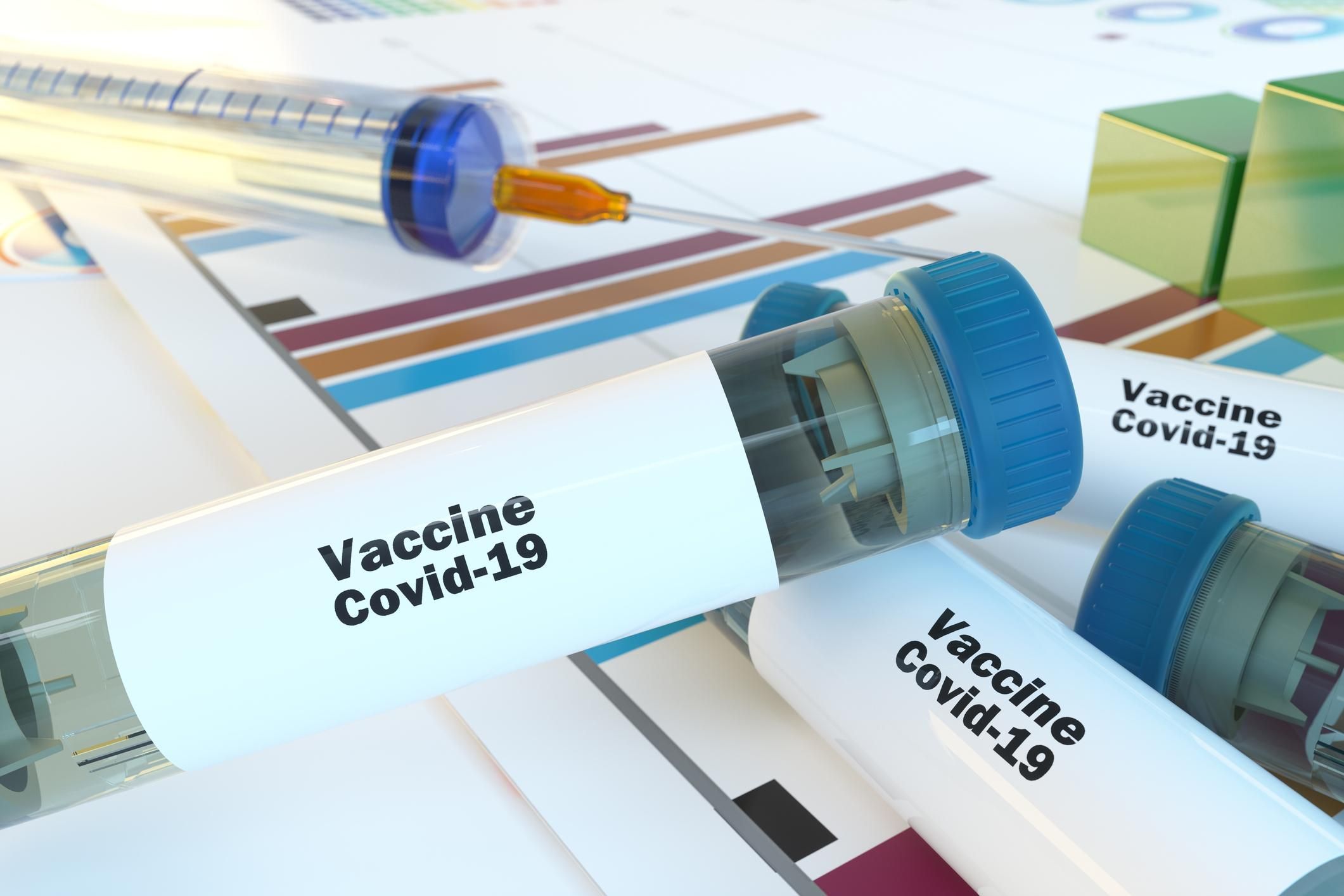 Украина ведет переговоры со всеми производителями вакцин от COVID-19, кроме России