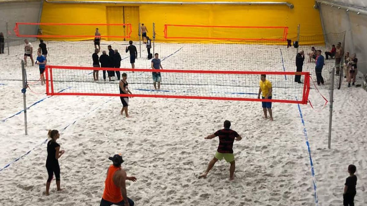 У Києві з’явився критий майданчик для пляжного волейболу