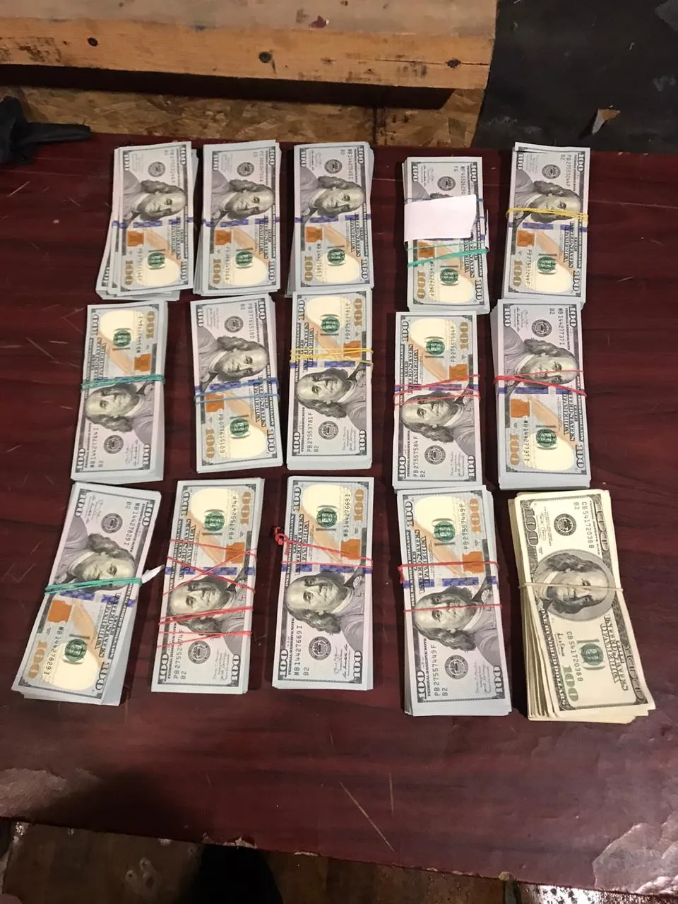 На Луганщині чоловік незаконно перевозив 150 тисяч доларів