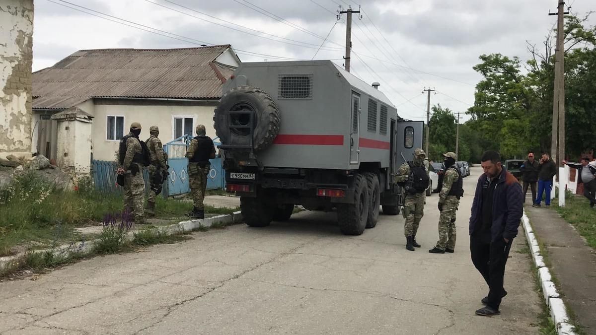 Ексспівробітник МВС із Криму забезпечував окупантів транспортом