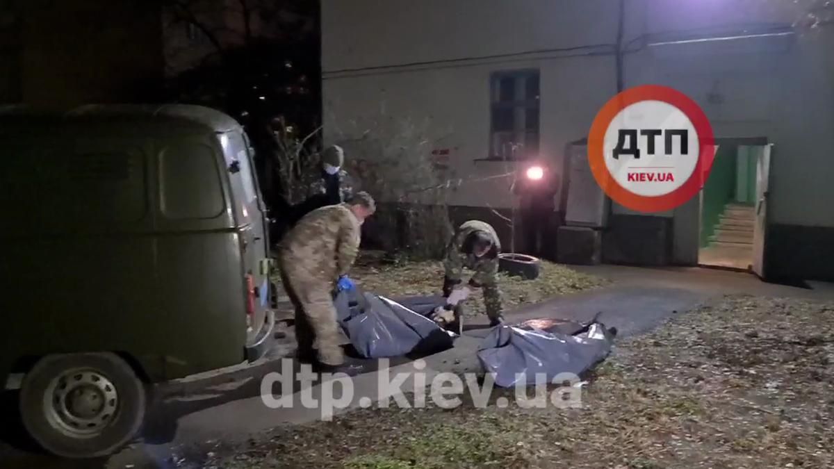 В Киеве в квартире нашли тела мужчин, которые пили больше месяца