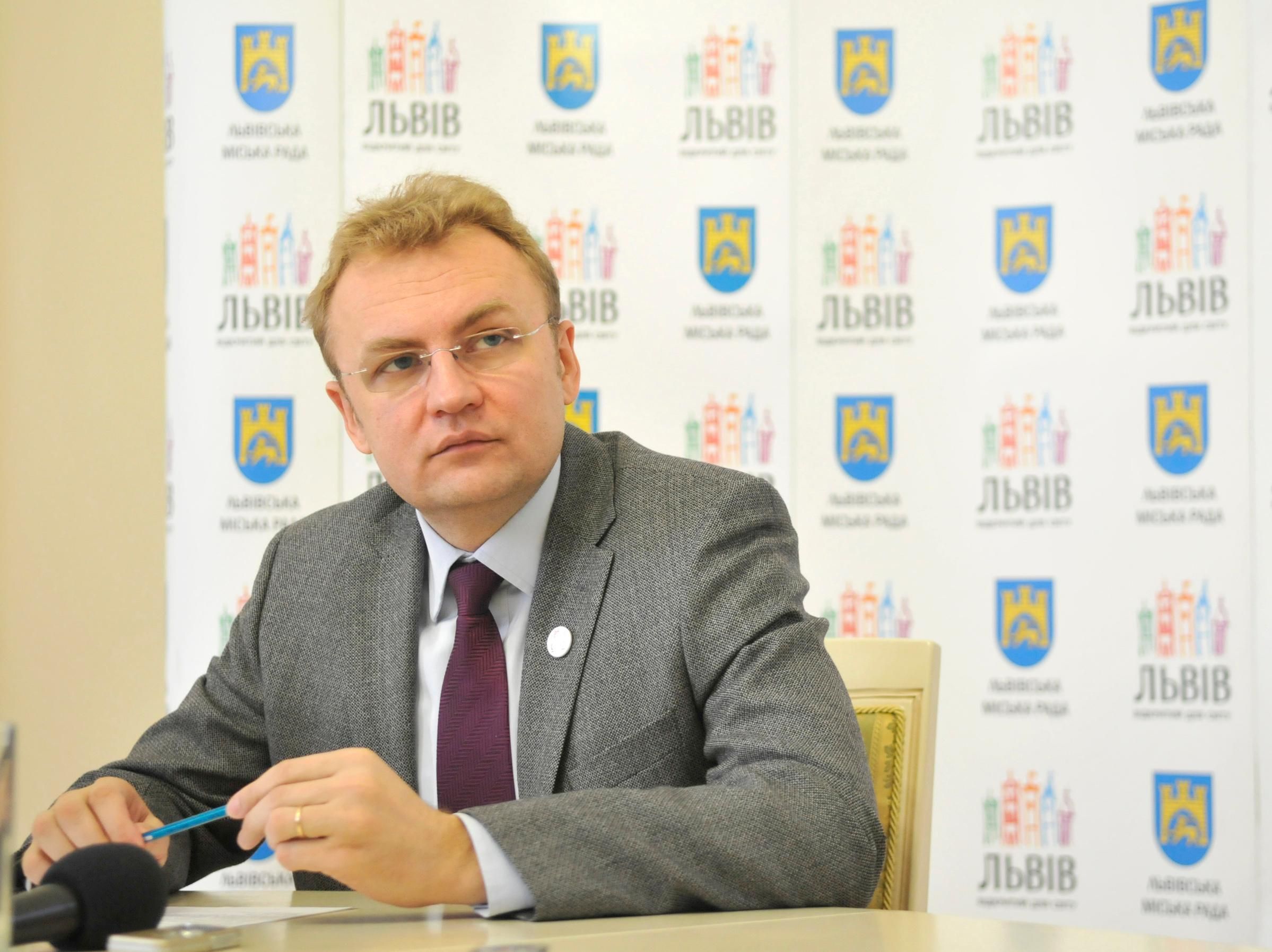 Зарплата Садового: у Львові визначили скільки грошей отримуватиме мер міста Зарплата Садового: у Львові визначили скільки грошей отримуватиме мер міста