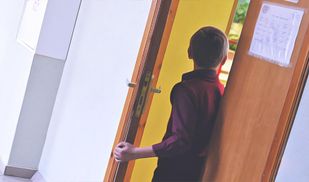 Запізнення учня на урок: як з цим борються в школах інших країн світу