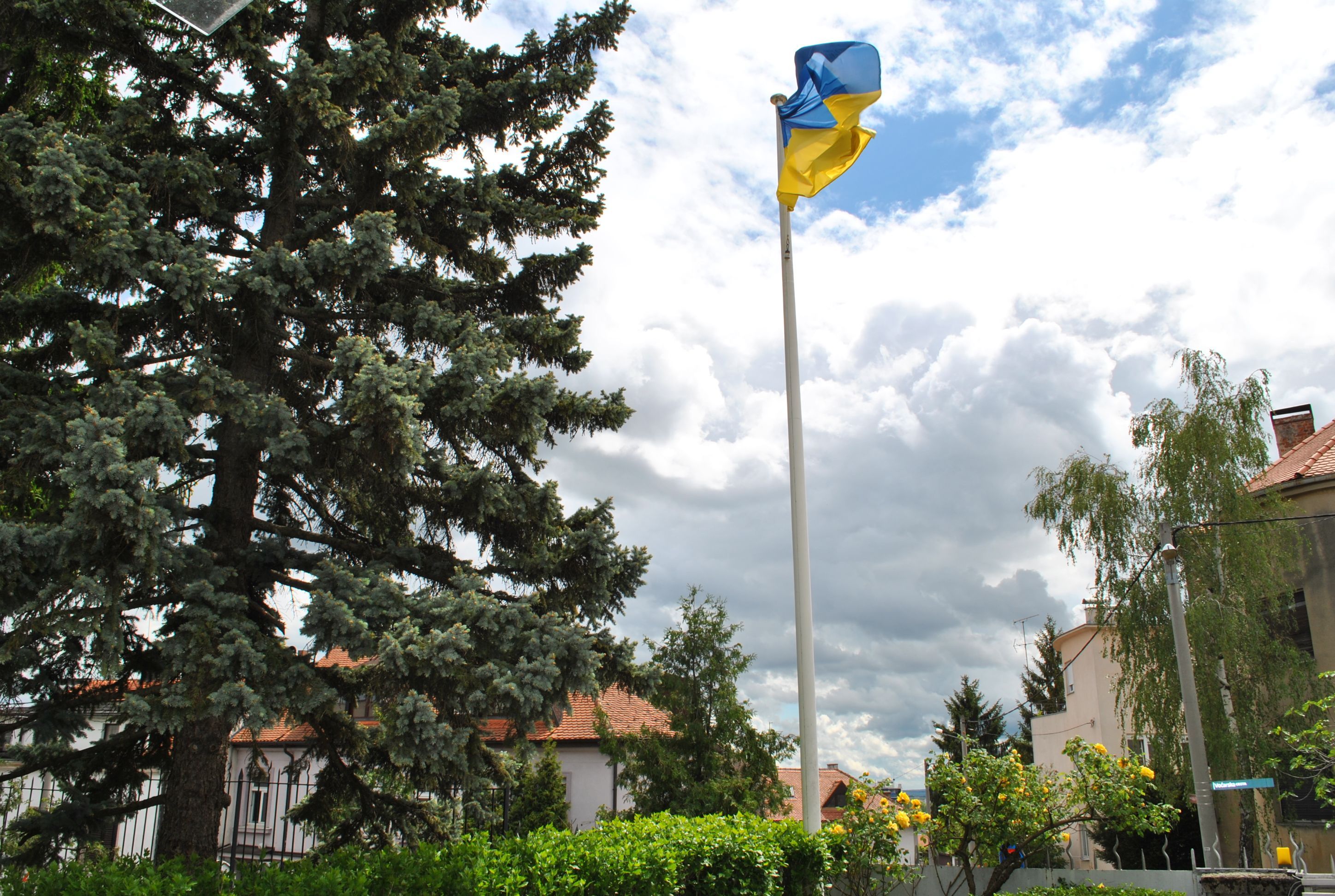 Украинское посольство пострадало от землетрясения в Хорватии
