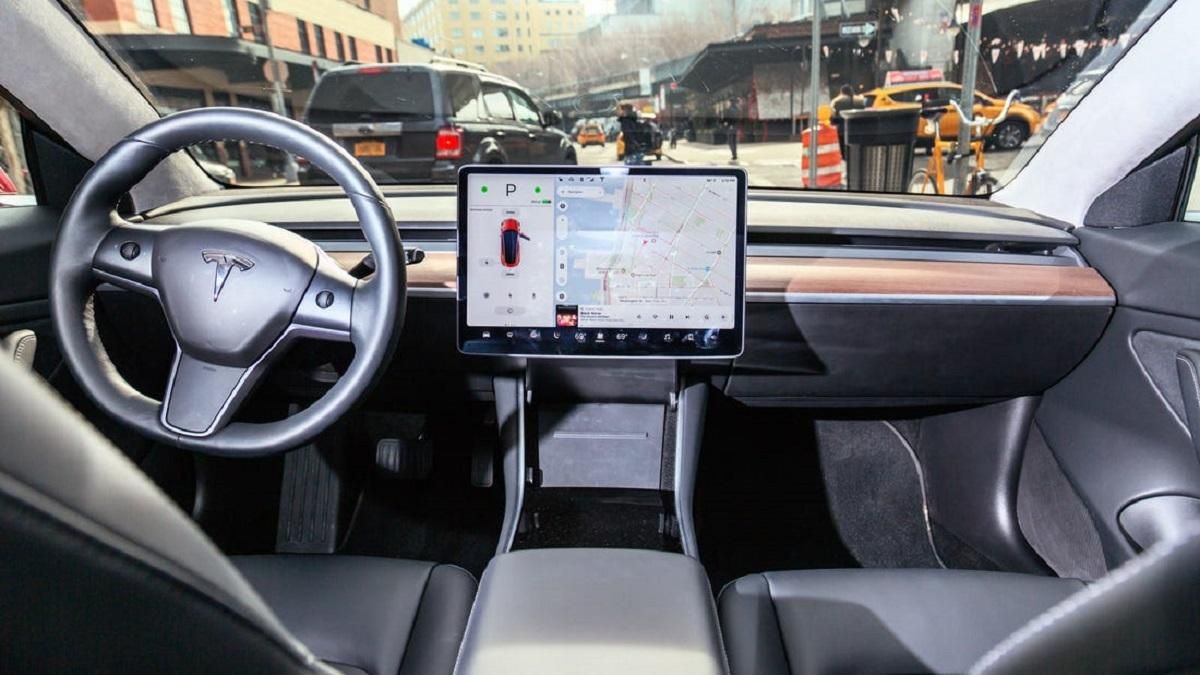 Праздничное обновление Tesla: режим Boombox, игры и другие изменения Праздничное обновление Tesla: режим Boombox, игры и другие изменения