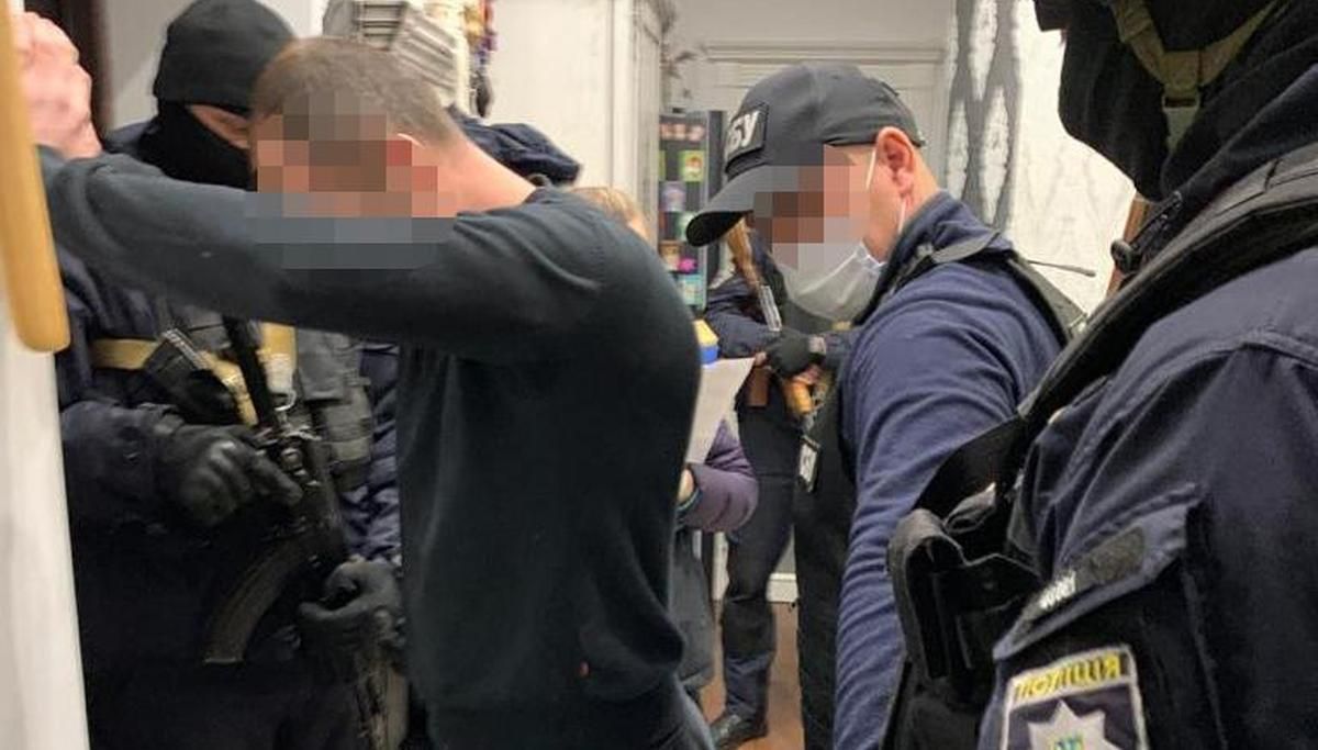 В Днепропетровской области задержали участников преступной группировки В Днепропетровской области задержали участников преступной группировки