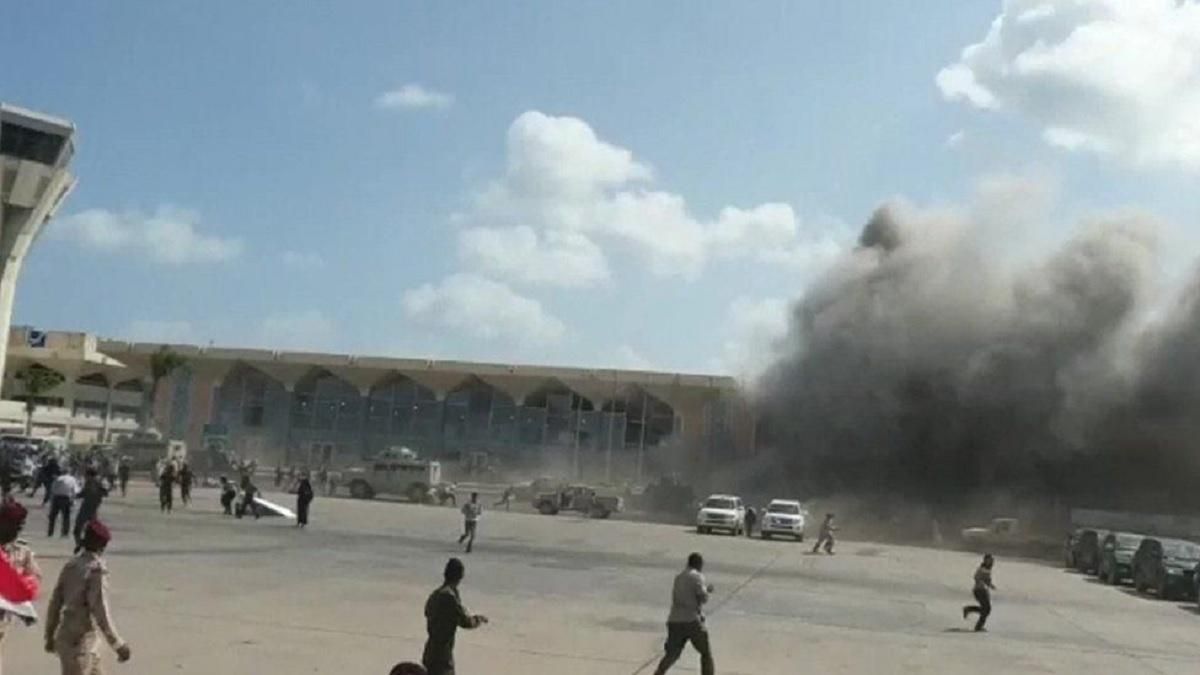 Вибух в аеропорту Ємену: загинули щонайменше 10 людей