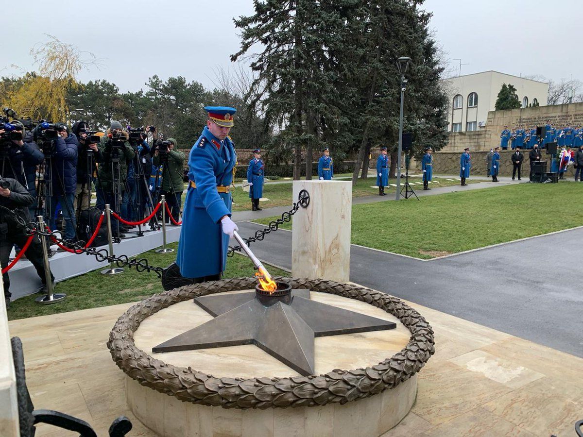 У Белграді невідомі загасили вічний вогонь, привезений з Росії