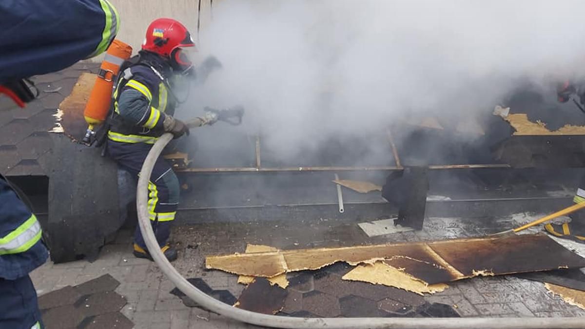 В Ровно пожарные вывели из ТРЦ Арена 30 детей - Новости