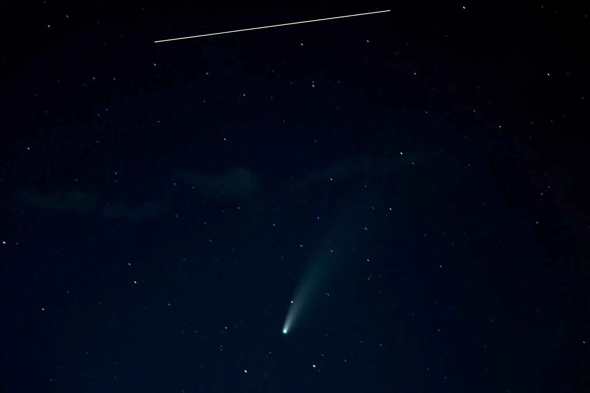 Комета NEOWISE та політ МКС