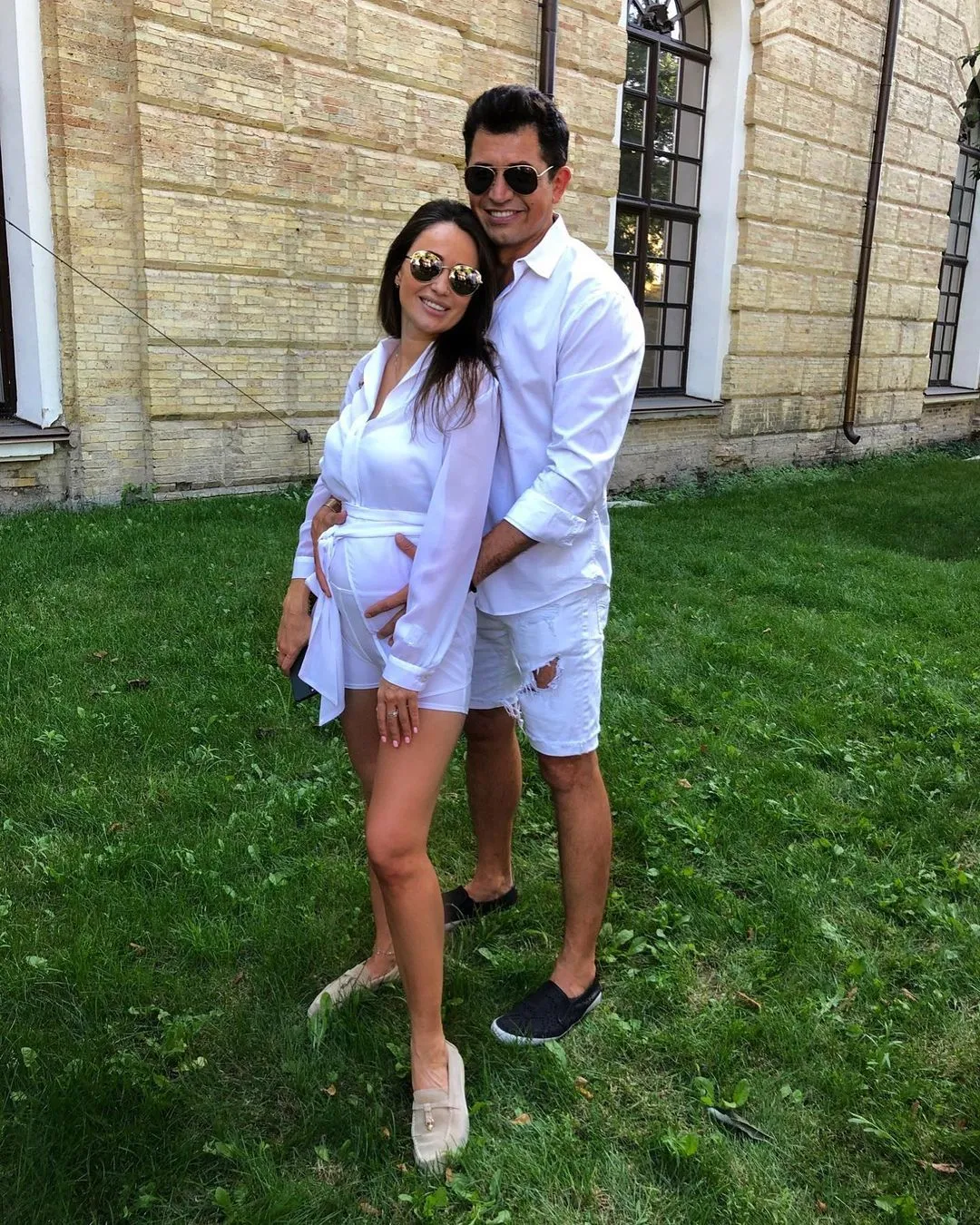 Андрій Джеджула з вагітною дружиною