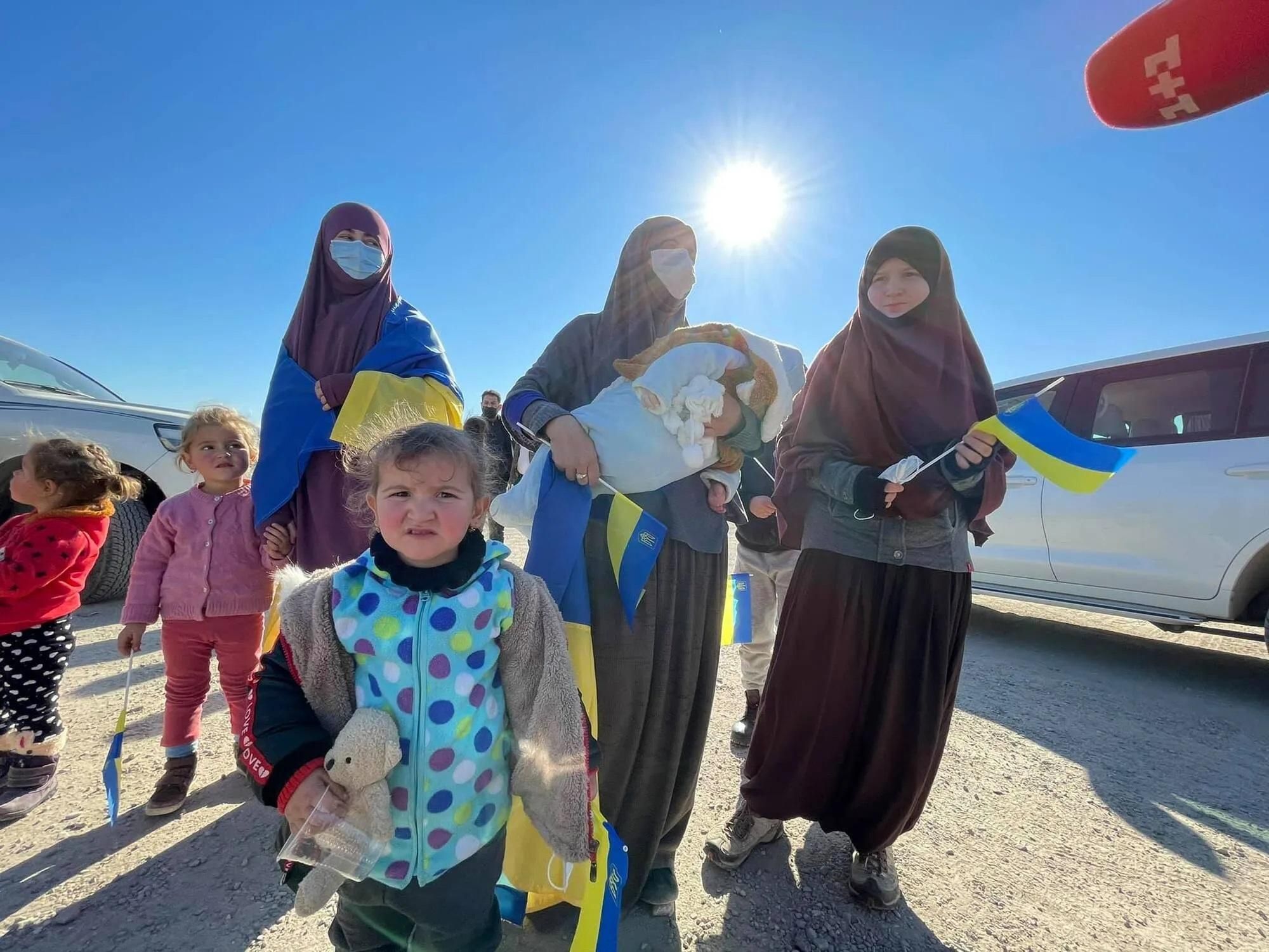 Українських жінок з дітьми звільнили з сирійського табору: фото