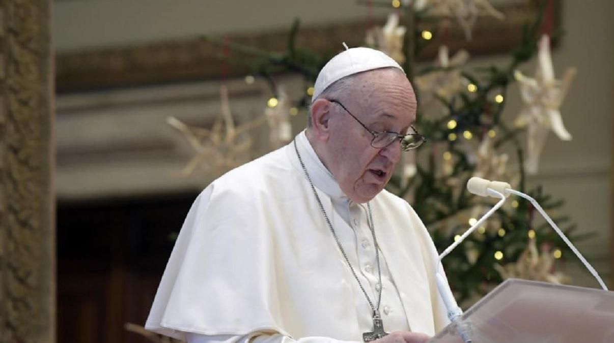 Папа Римский не будет возглавлять новогоднюю мессу: причина