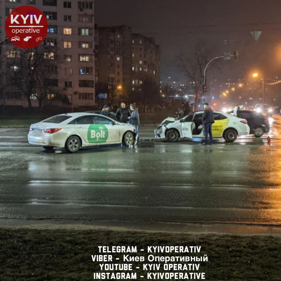 У Києві зіштовхнулись таксисти / Фото спільноти  