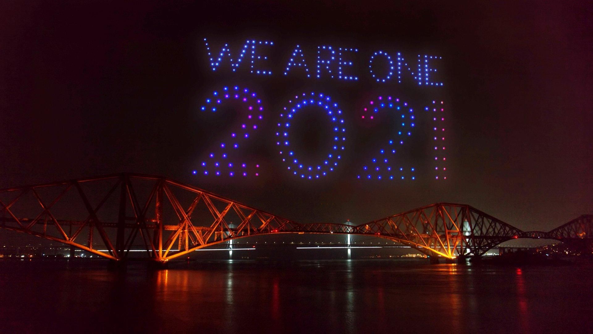 У Шотландії влаштували масштабне небесне шоу дронів: відео У Шотландії влаштували масштабне небесне шоу дронів: відео