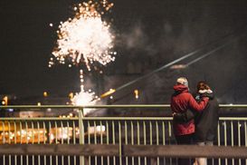 Феєрверки на тлі порожніх вулиць: як світ зустрічав Новий 2021 рік – фото