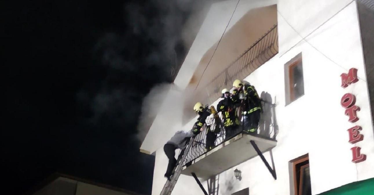 Пожежа у мотелі на Закарпатті 02.01.2021: постраждав хлопчик Пожежа у мотелі на Закарпатті 02.01.2021: постраждав хлопчик