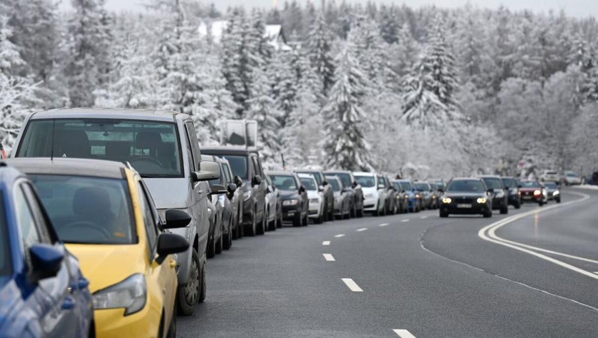 У Німеччині лижні курорти потерпають від напливу туристів У Німеччині лижні курорти потерпають від напливу туристів