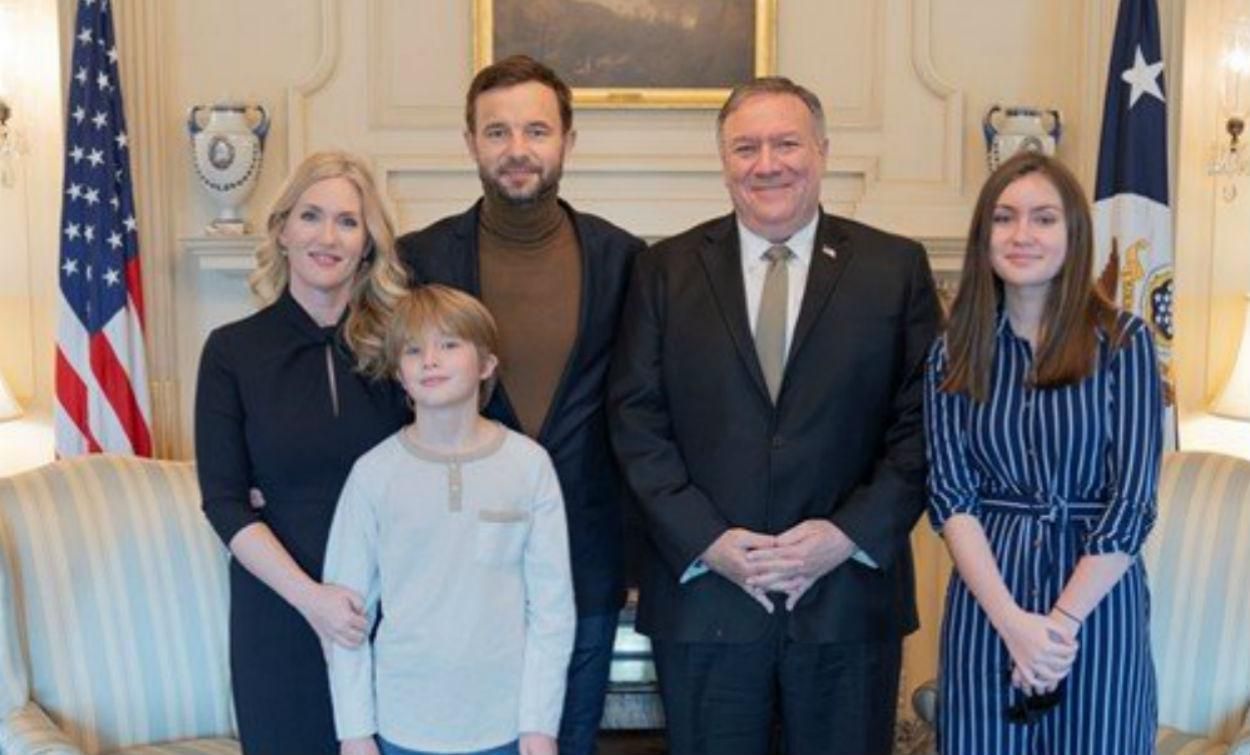 Помпео встретился с белорусским политологолом Виталием Шкляровым Помпео встретился с белорусским политологолом Виталием Шкляровым